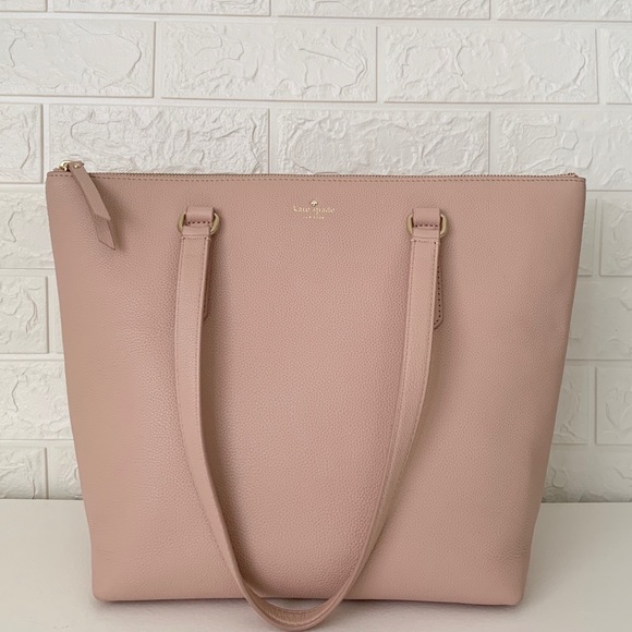 kate spade Handbags - ‼️SALE‼️ Kate Spade Larchmont Avenue Penny Tote
